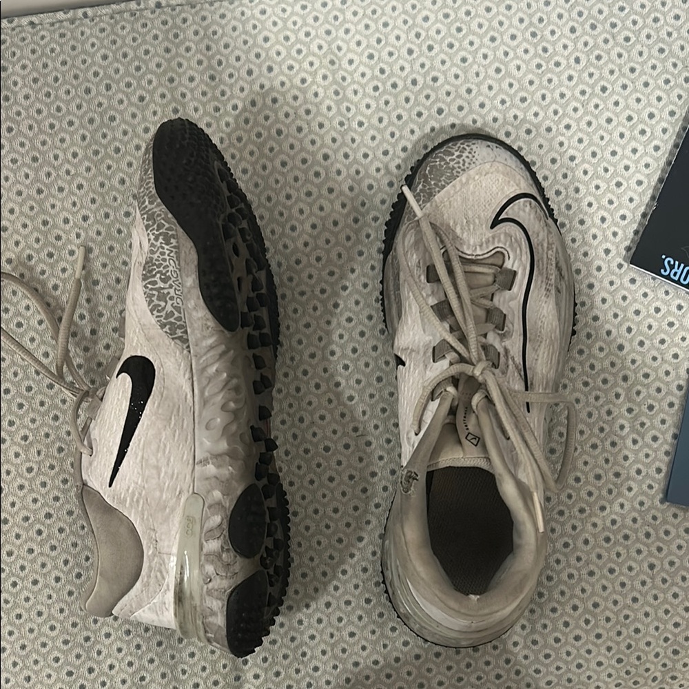 Black and white turf shoes women